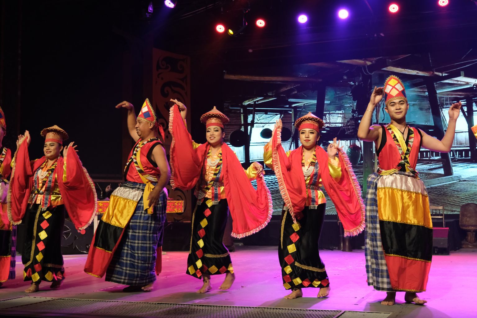 Explore how Borneo's Eastern Malaysia balances tourism with sustainability through cultural preservation, immersive homestays, and local gastronomy. sustainable tourism